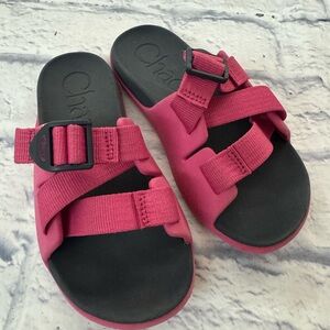 Chaco Kids Pink Sandals Little girls/junior size 1. See pics of sizing.